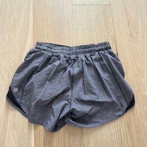 lululemon athletica Gray & black Athletic Shorts Lightweight Relaxed Fit